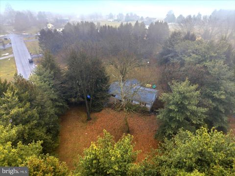 15 CATALINA DRIVE MOUNT WOLF PA 17347