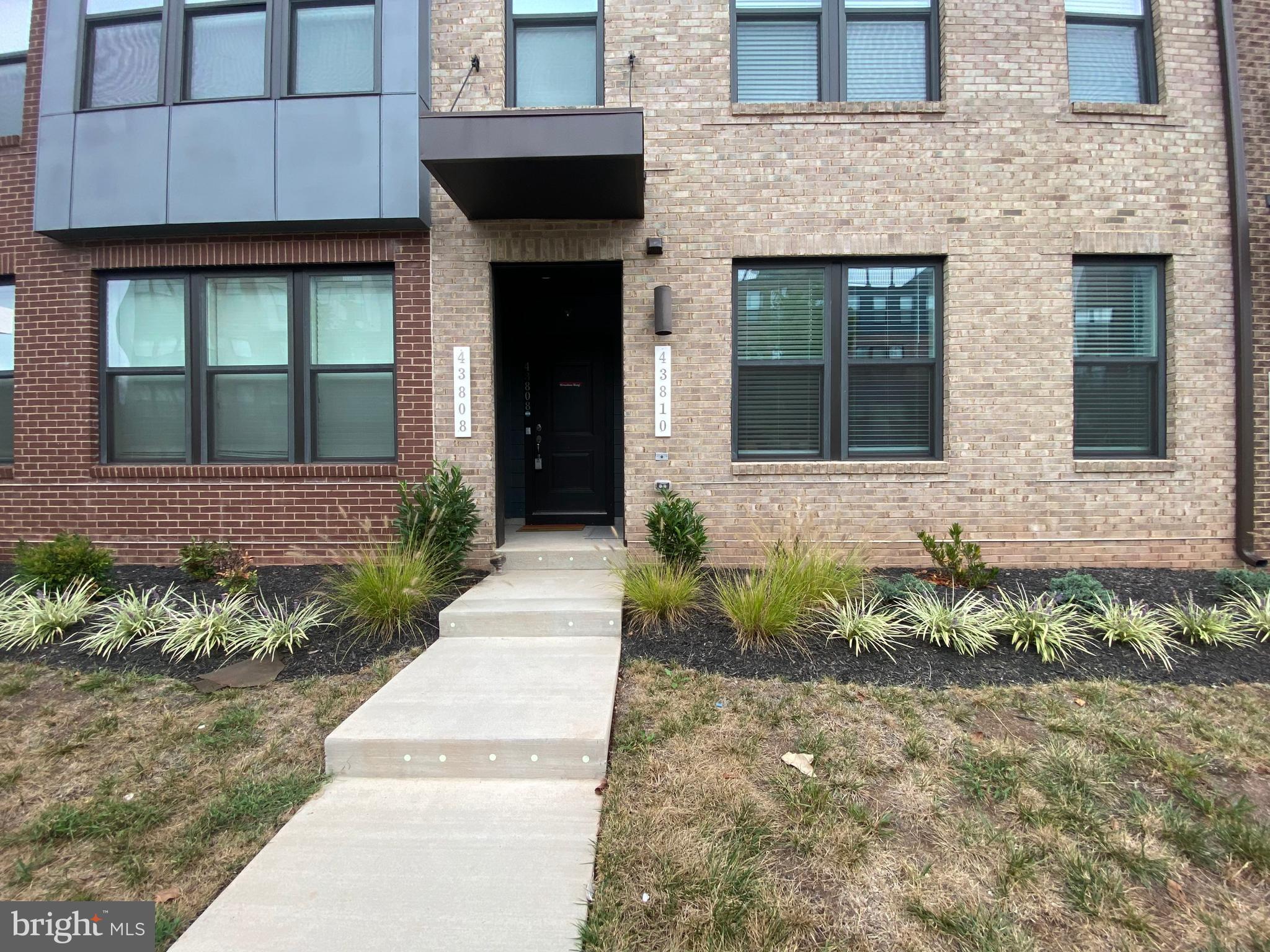 ASHBURN STATION - Residential Lease