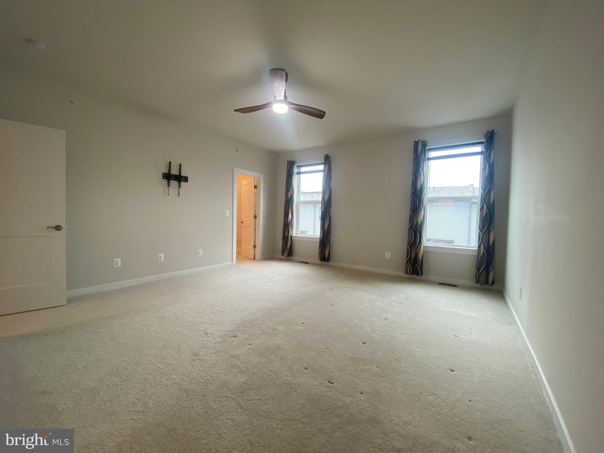 ASHBURN STATION - Residential Lease