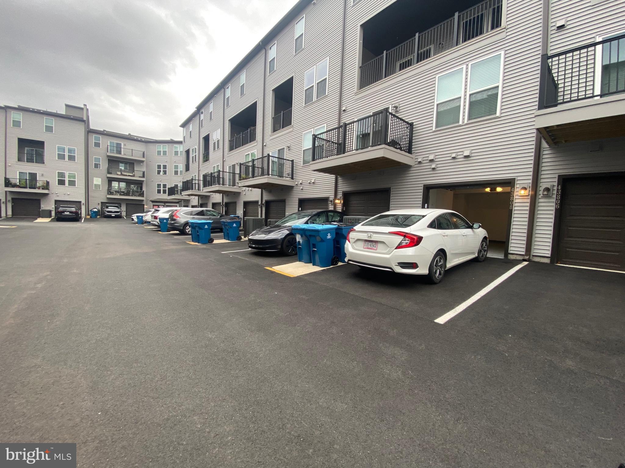 ASHBURN STATION - Residential Lease