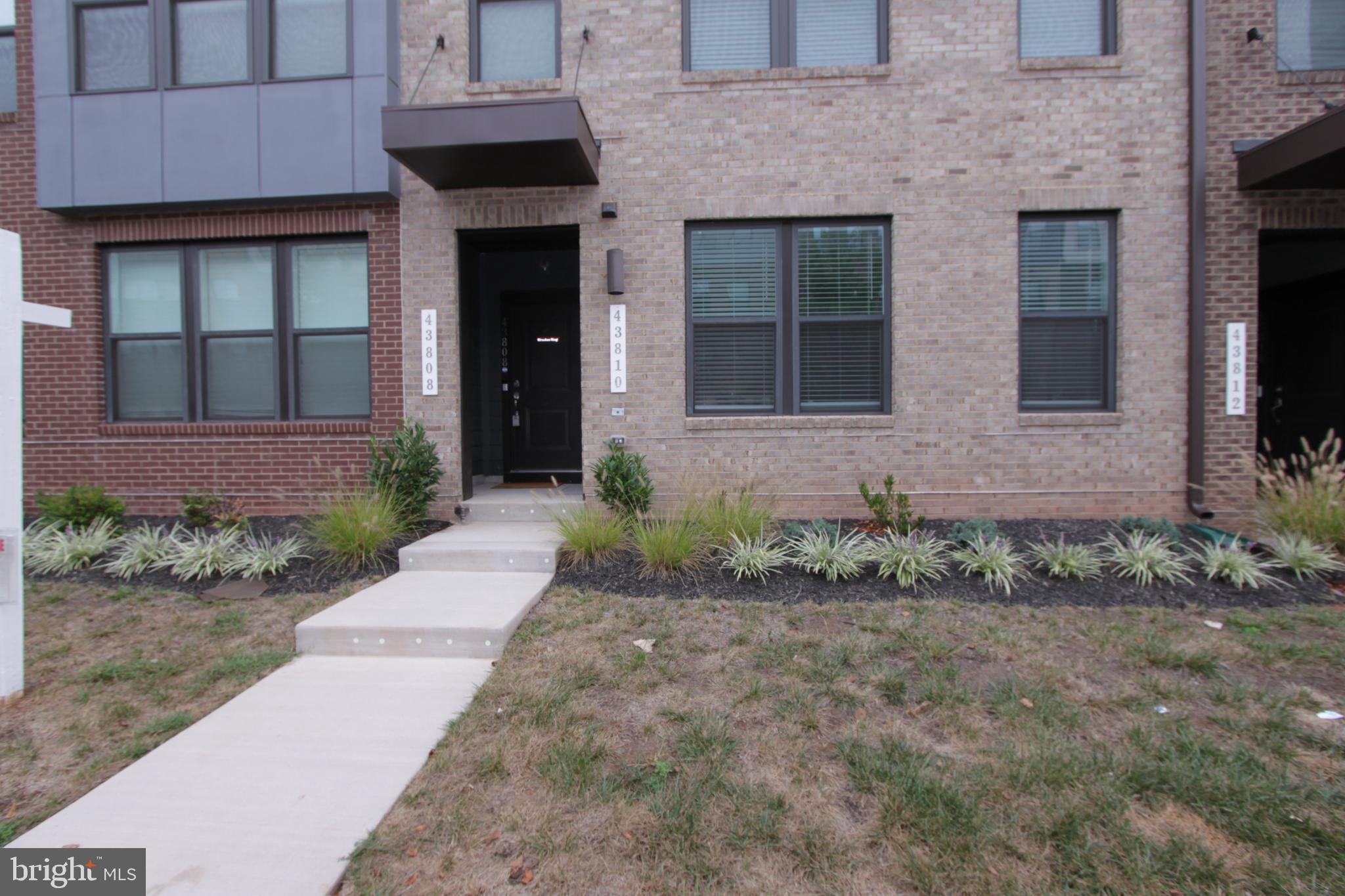 ASHBURN STATION - Residential Lease