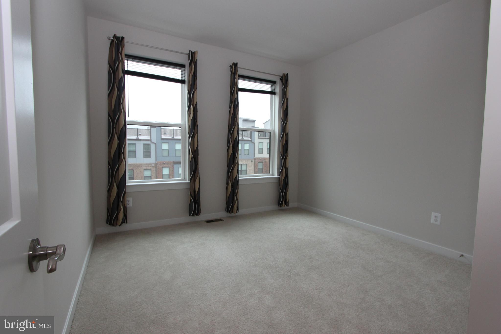 ASHBURN STATION - Residential Lease