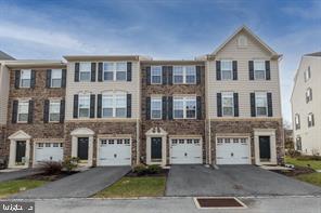 1644 OAKRIDGE LANE