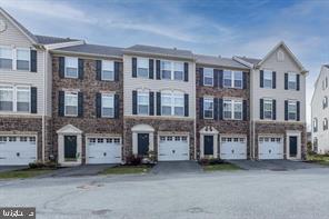 1644 OAKRIDGE LANE