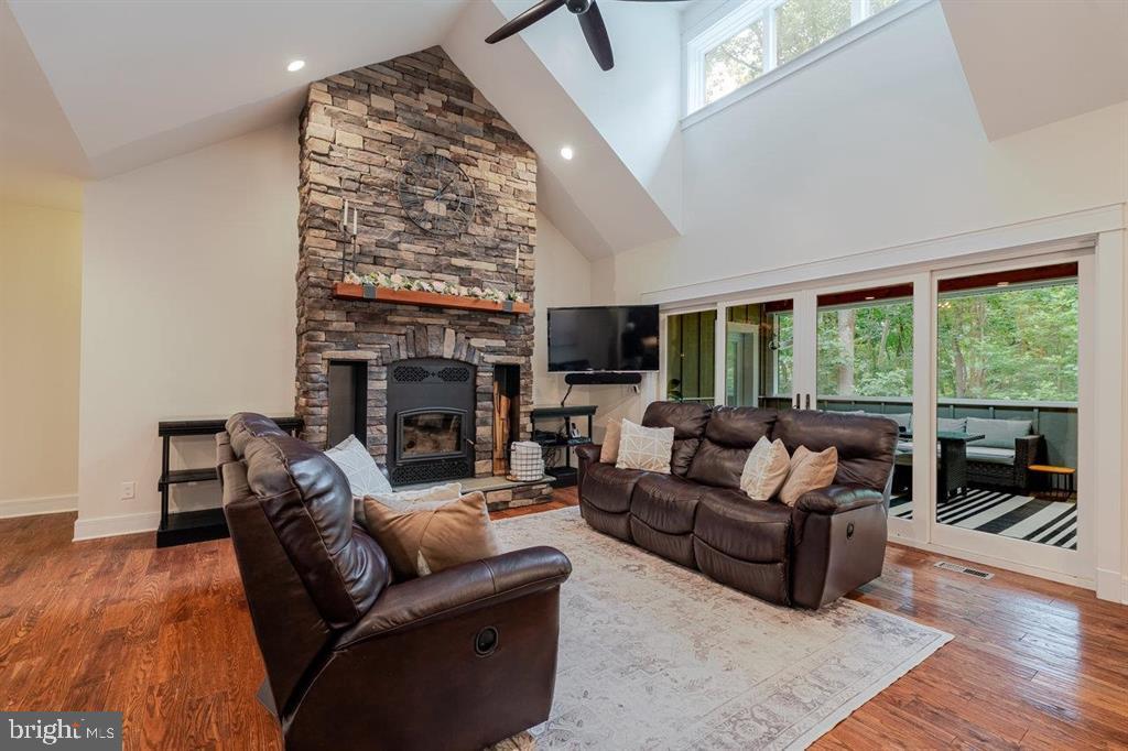 5633 NATASHA COURT