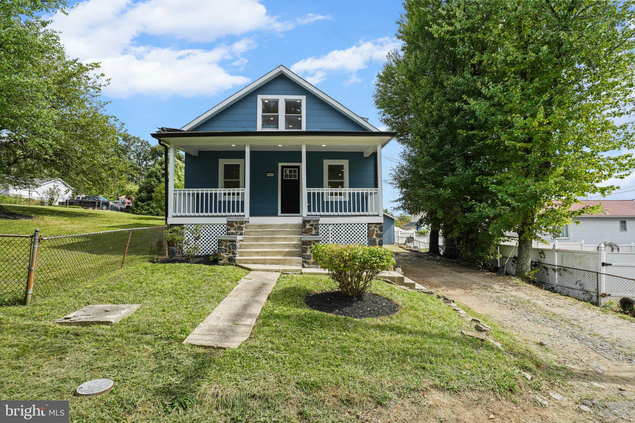 1905 FEATHERBED LANE