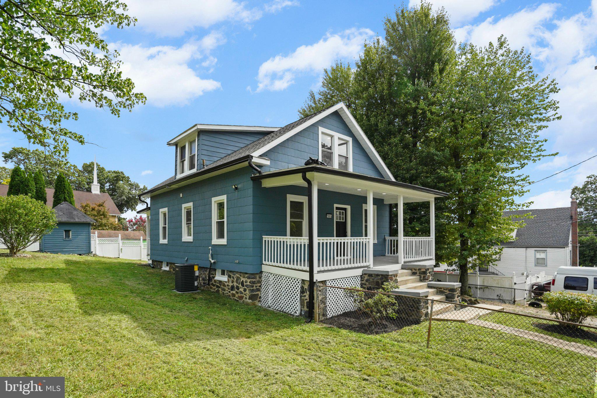 1905 FEATHERBED LANE