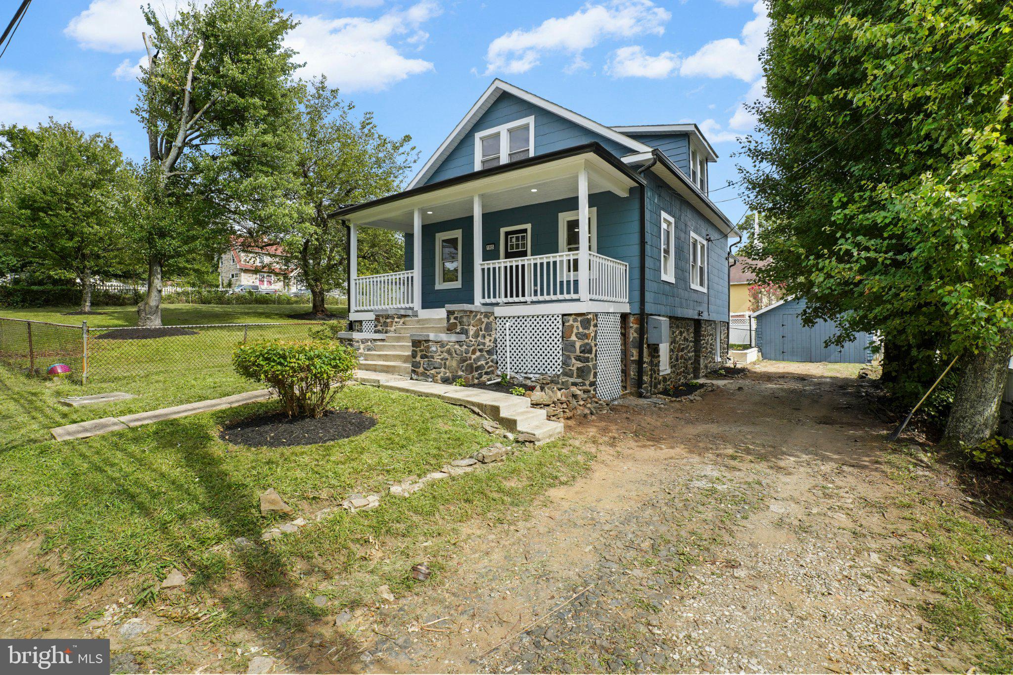 1905 FEATHERBED LANE