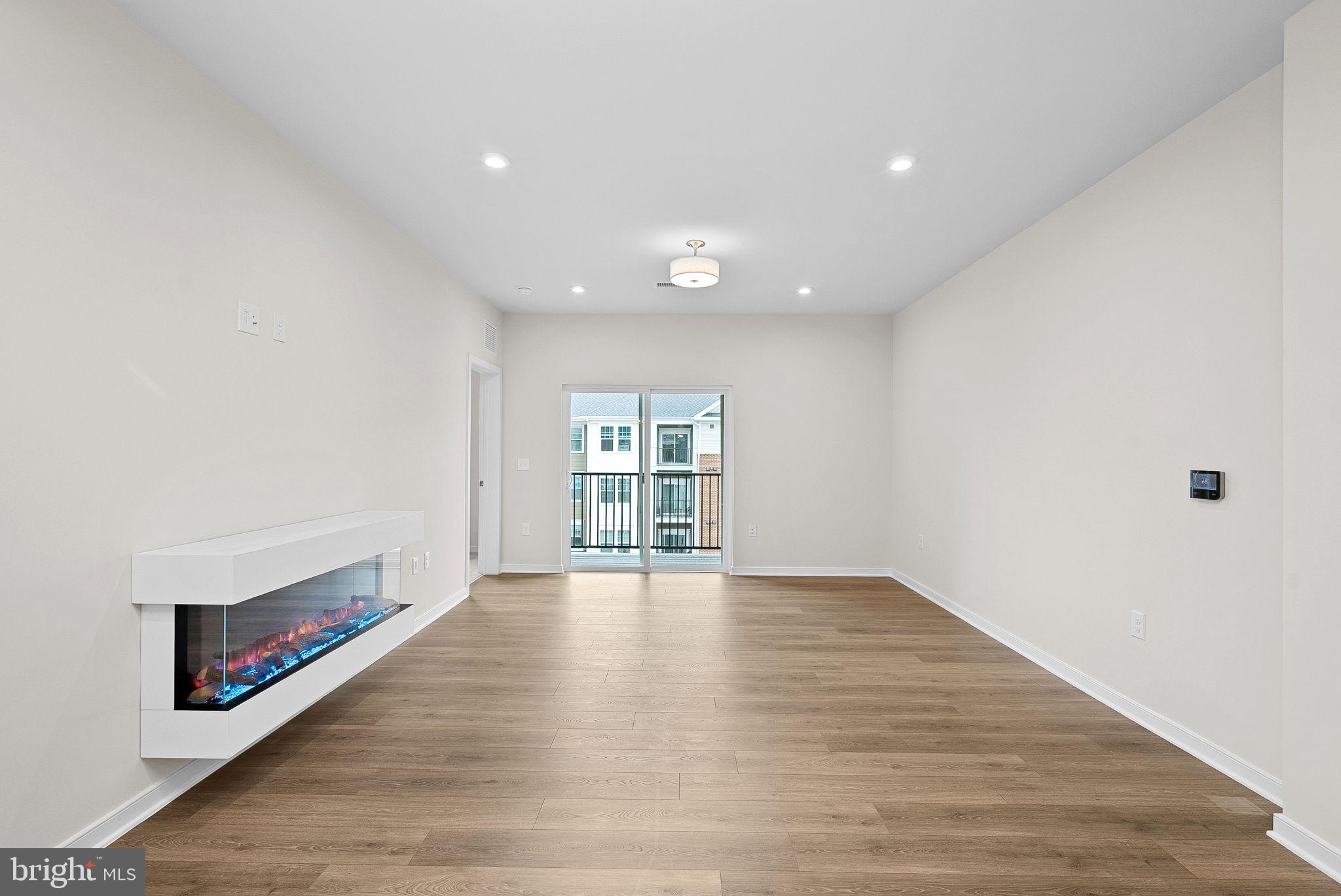 POTOMAC STATION MARKETPLACE - Residential