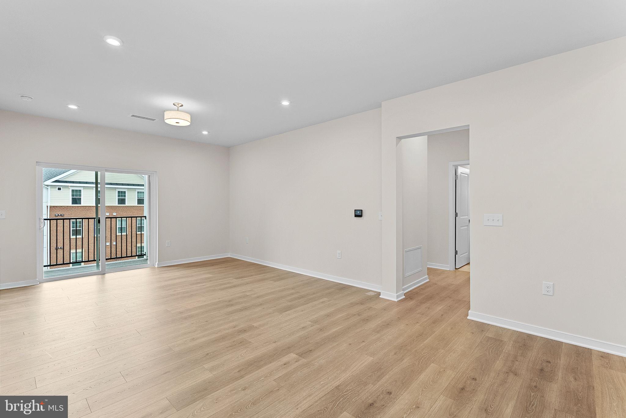 POTOMAC STATION MARKETPLACE - Residential