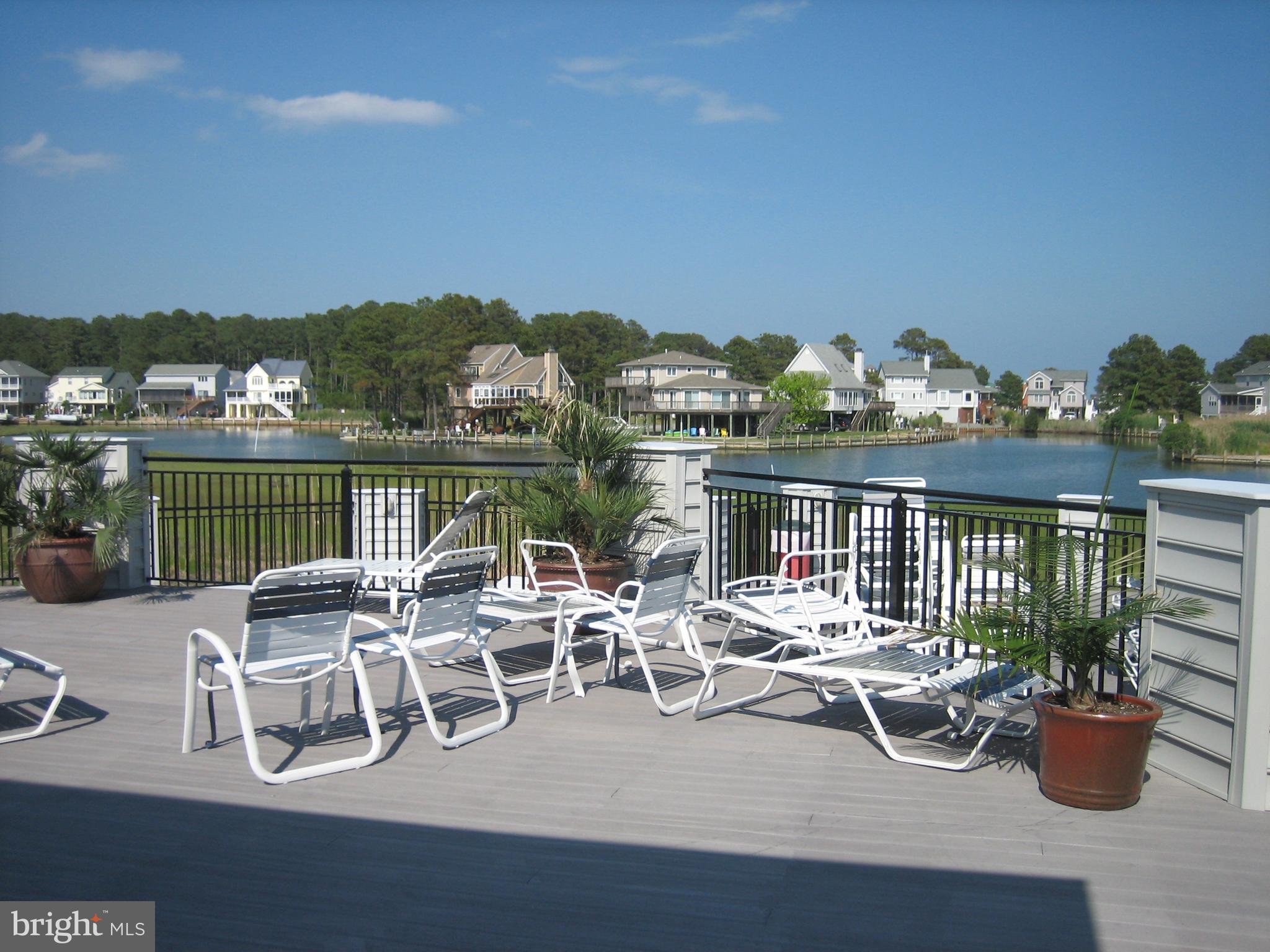 CAPTAIN'S COVE - Land