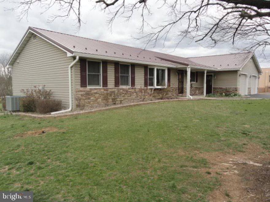 QUALITY built ranch home situated on a large lot- 3 bedroom, 2 bath, kitchen, living room, family room, dining area- open concept living. Garden tub in primary bedroom, his and her oversized walk in closets in primary bedroom. Newer metal roof. Attached 2 car garage, overized. MUST SEE!

TO BE OFFERED AT PUBLIC AUCTION: SAT, MAY 10th at 12 noon