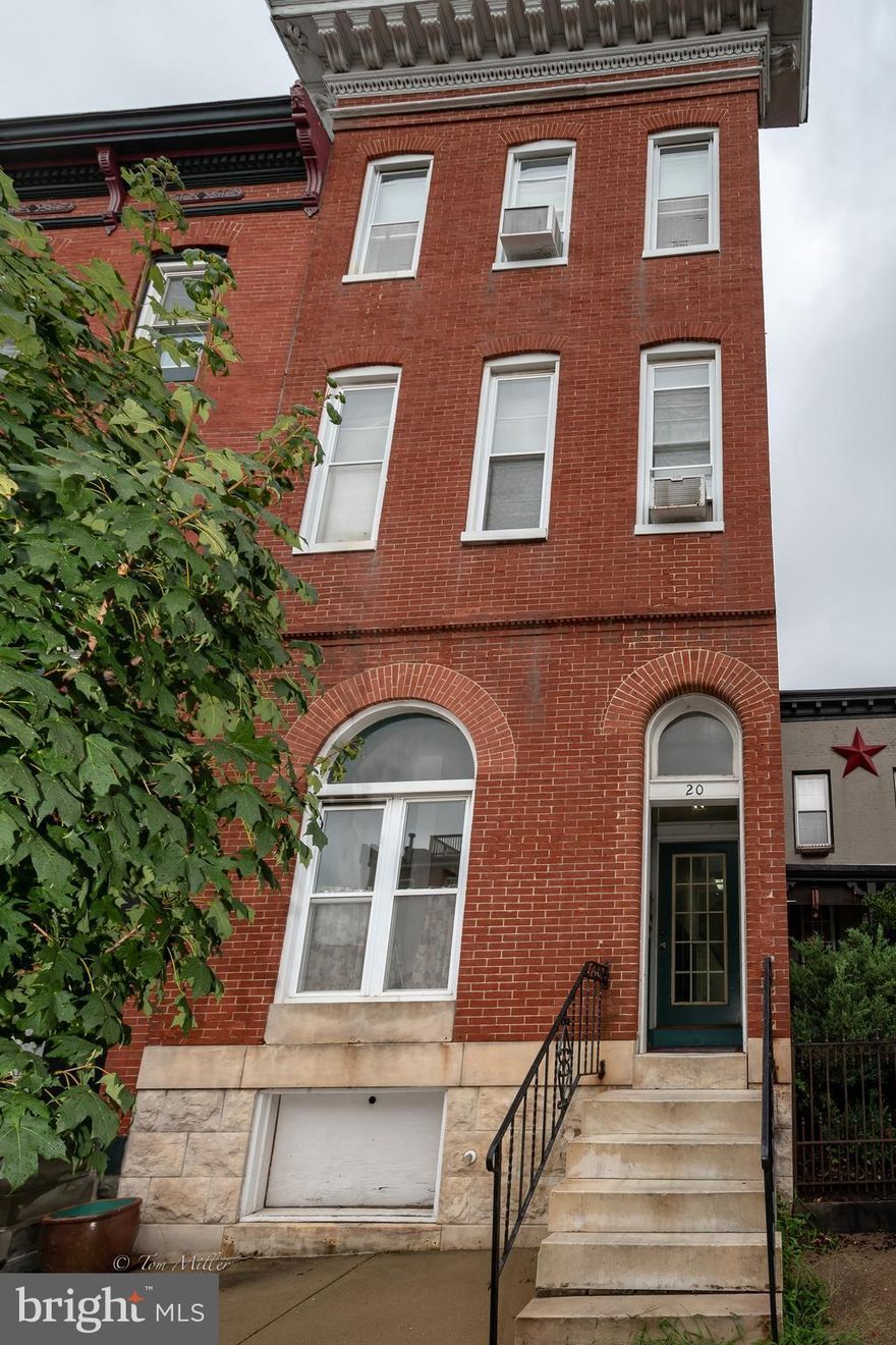 Butcher's Hill-1 Bedroom, 1 bathroom, 2nd floor apt, extra storage space 1st floor, close to JHH, shopping, public trans.