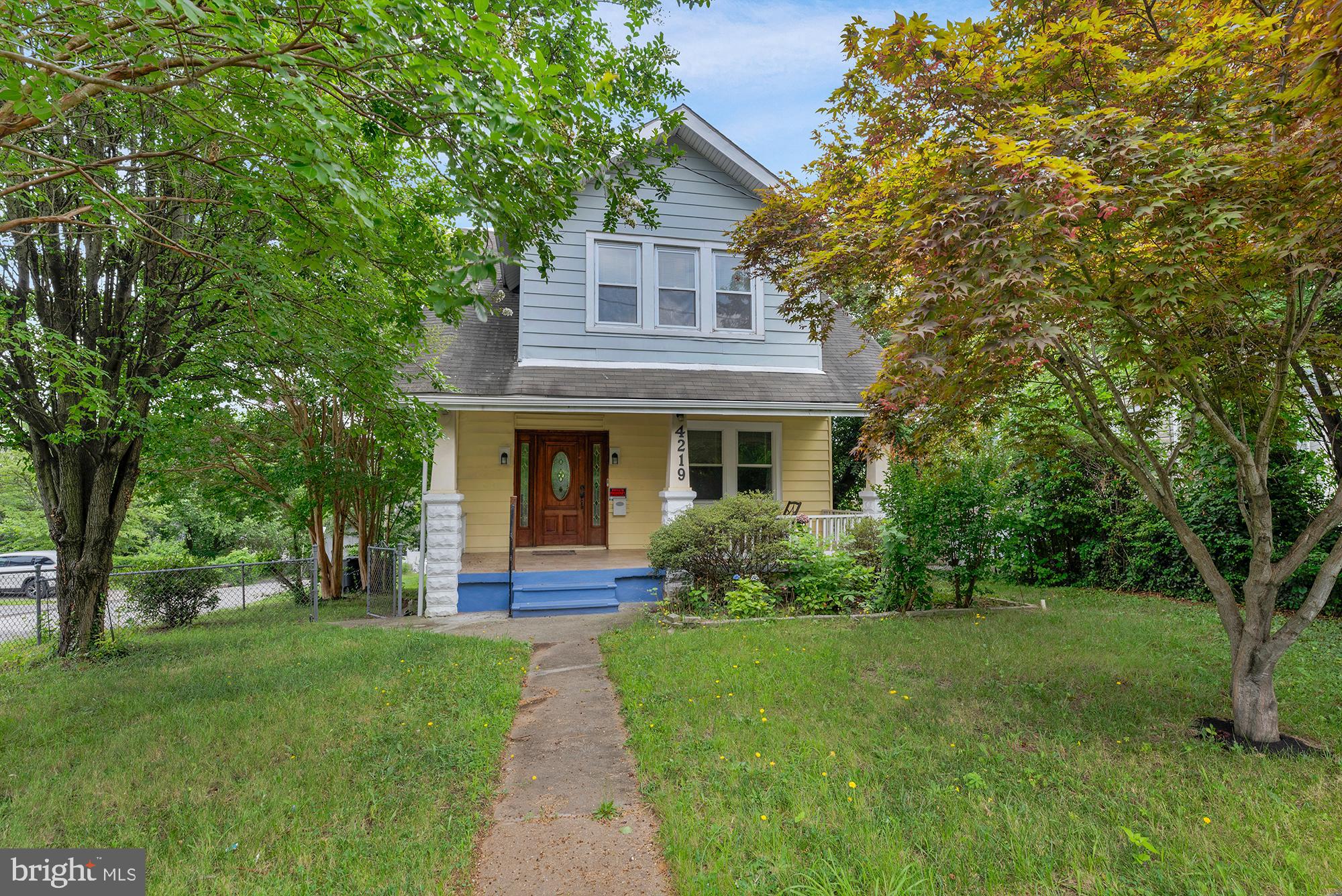 Welcome home to this beautifully updated 4-bedroom, 2-full bathroom detached rental home conveniently located in Baltimore, MD. This charming property boasts a spacious front yard and private driveway, ensuring plenty of parking for you and your guests.
Inside, you'll love the elegant mix of luxury vinyl plank flooring and classic hardwood floors flowing seamlessly throughout the home. The main level features a thoughtfully upgraded kitchen equipped with modern finishes, sleek countertops, and quality cabinetry, making meal preparation and entertaining a joy. The adjoining living and dining rooms create an open, inviting atmosphere ideal for gatherings and daily relaxation.
Upstairs, discover three generously sized bedrooms and a stylishly appointed full bathroom, providing comfort and privacy for the whole family.
The fully finished basement offers additional versatility and privacy with its own kitchen, cozy living area, a fourth bedroom, full bathroom, and a convenient laundry area—perfect for guests, extended family, or extra living space.
Step outside to an expansive backyard, an ideal space for outdoor entertaining, gardening, or simply unwinding after a long day.
Don't miss out on this fantastic rental opportunity offering both style and functionality in a great Baltimore location!