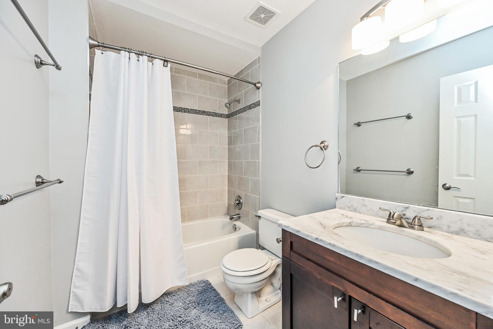 SPRINGFIELD OAKS - Residential Lease