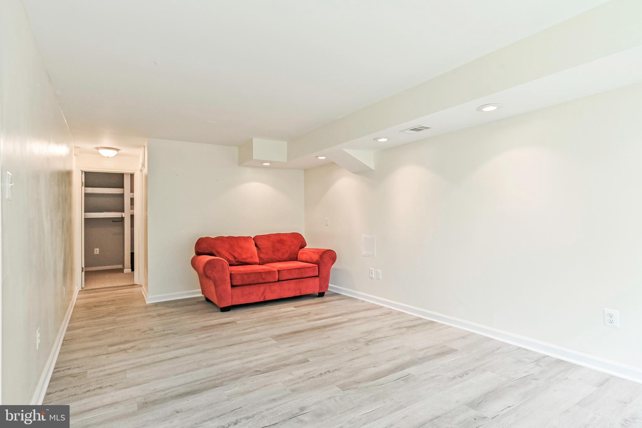 SPRINGFIELD OAKS - Residential Lease