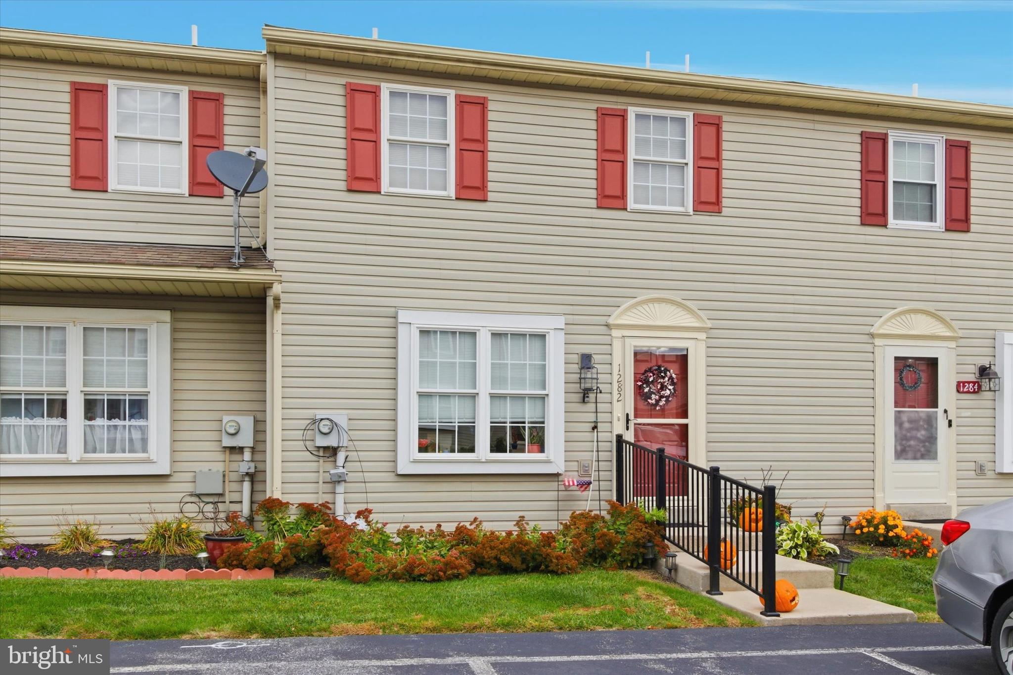 HEATHER KNOLL - Residential