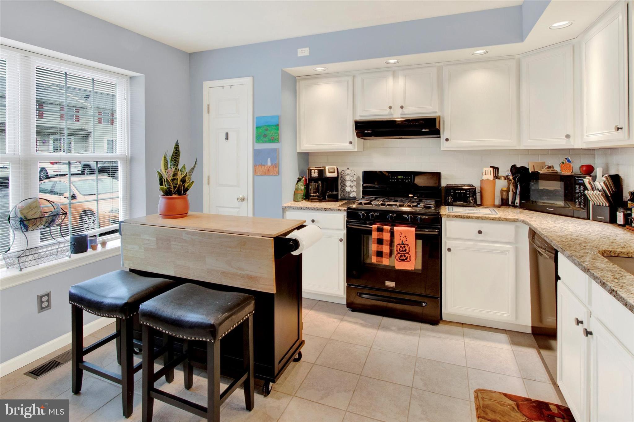 HEATHER KNOLL - Residential