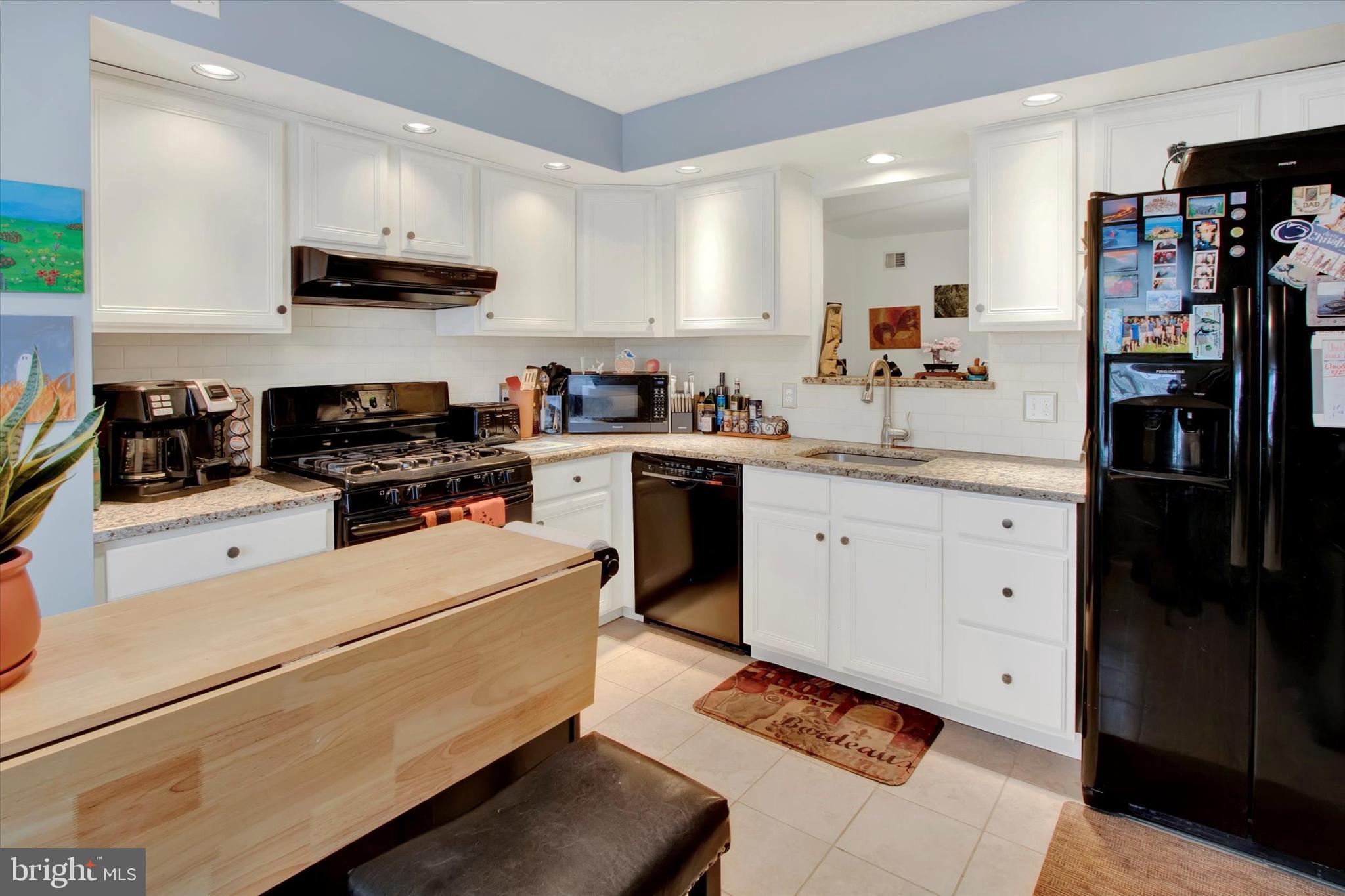 HEATHER KNOLL - Residential