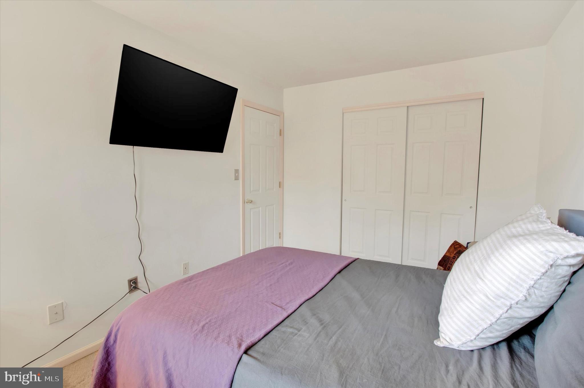 HEATHER KNOLL - Residential