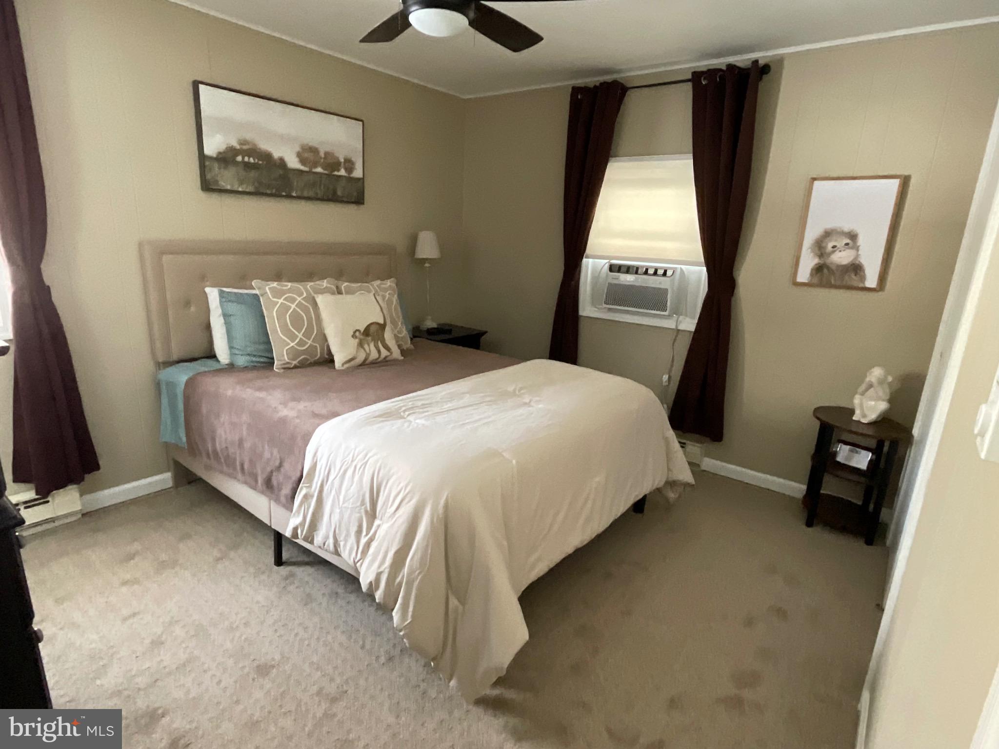 ARROWHEAD  LAKES - Residential