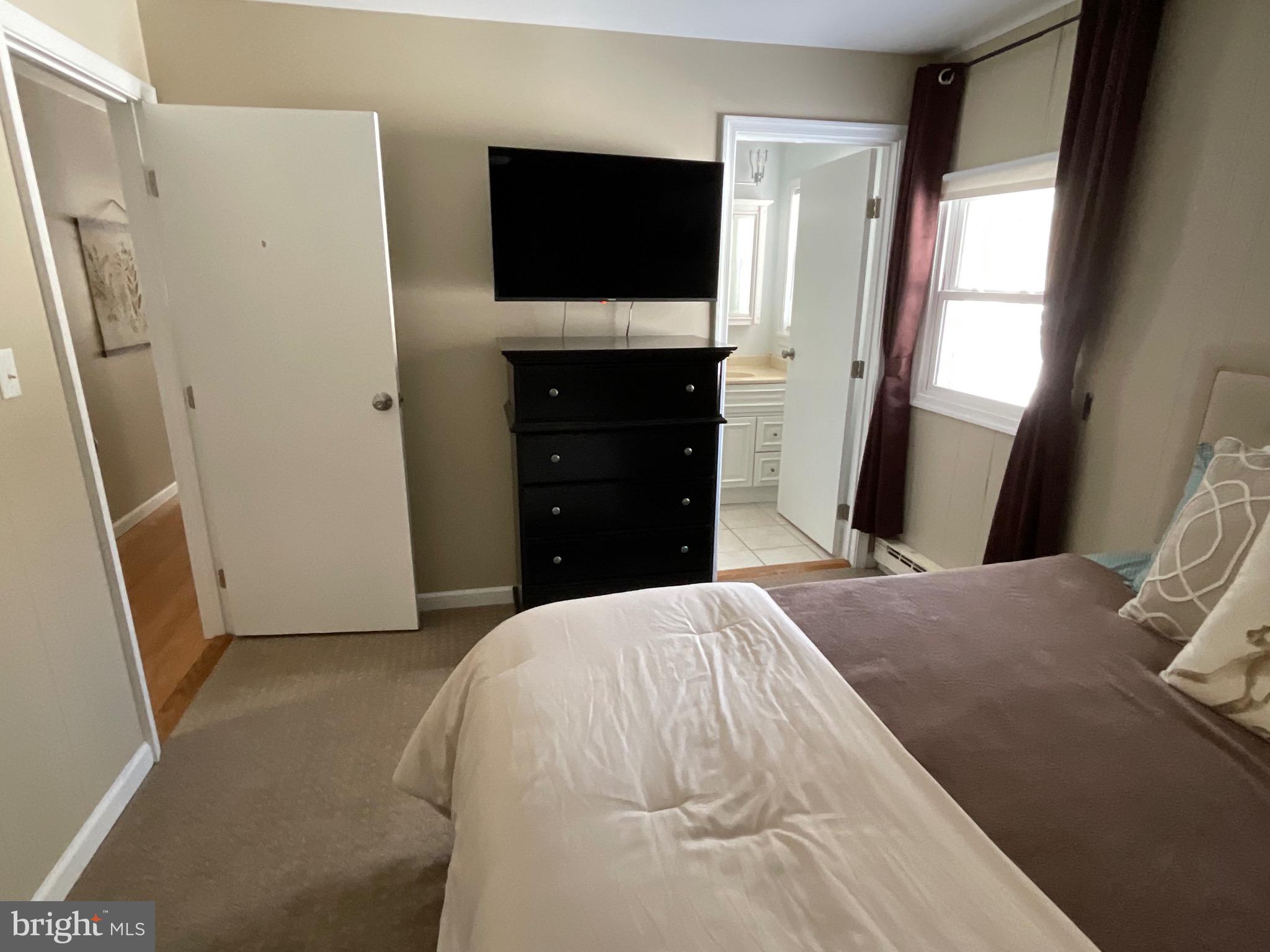 ARROWHEAD  LAKES - Residential