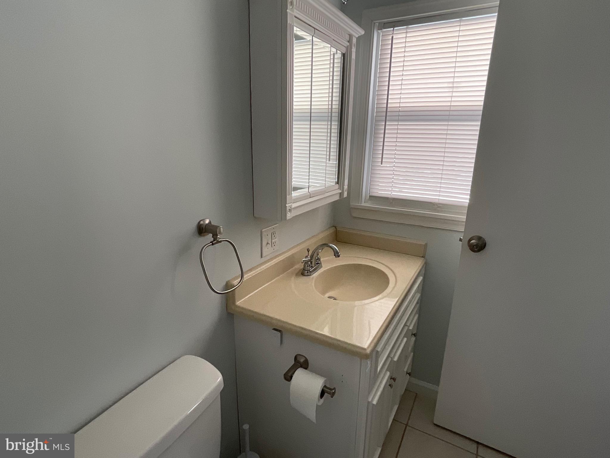 ARROWHEAD  LAKES - Residential