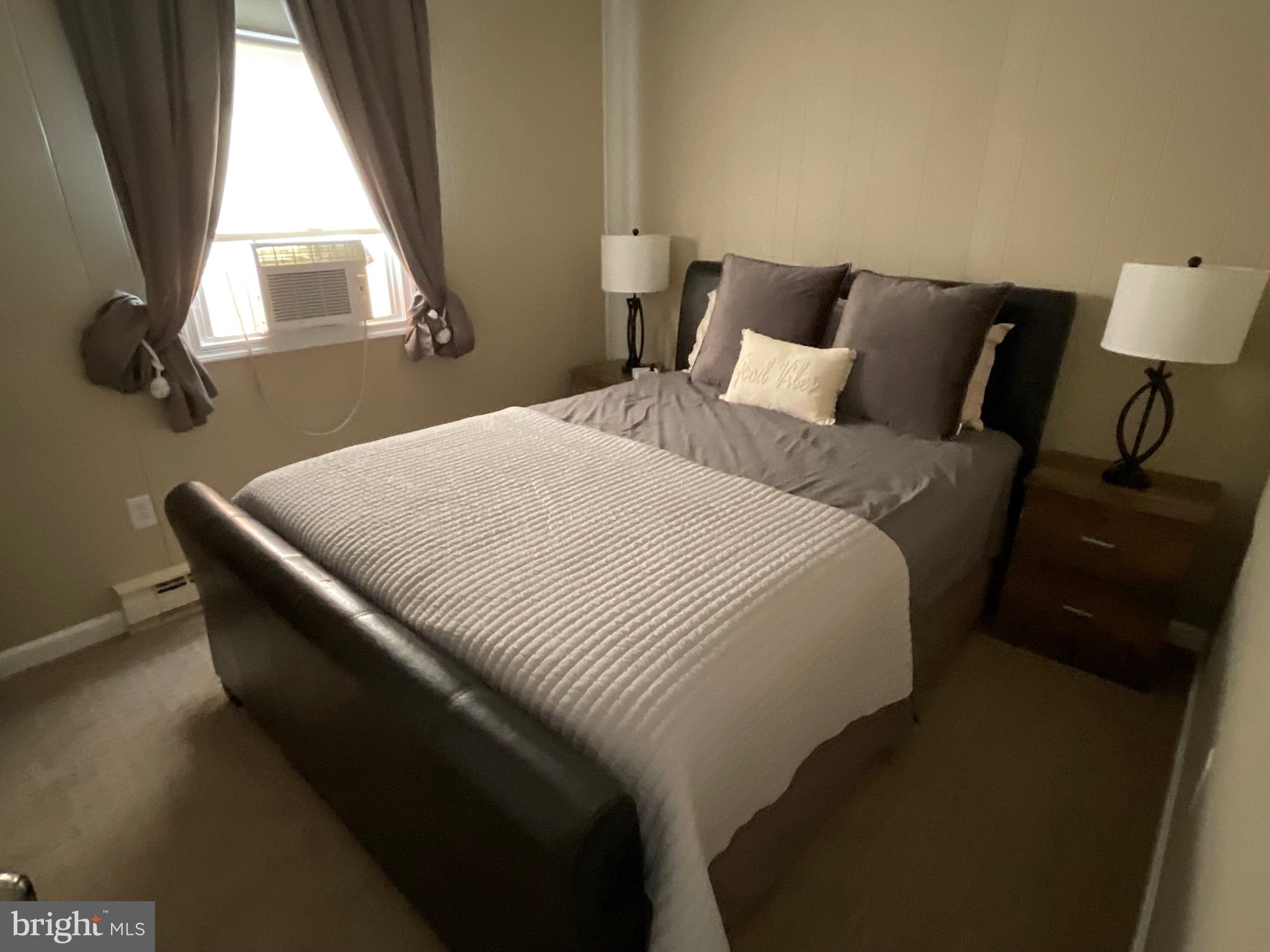 ARROWHEAD  LAKES - Residential