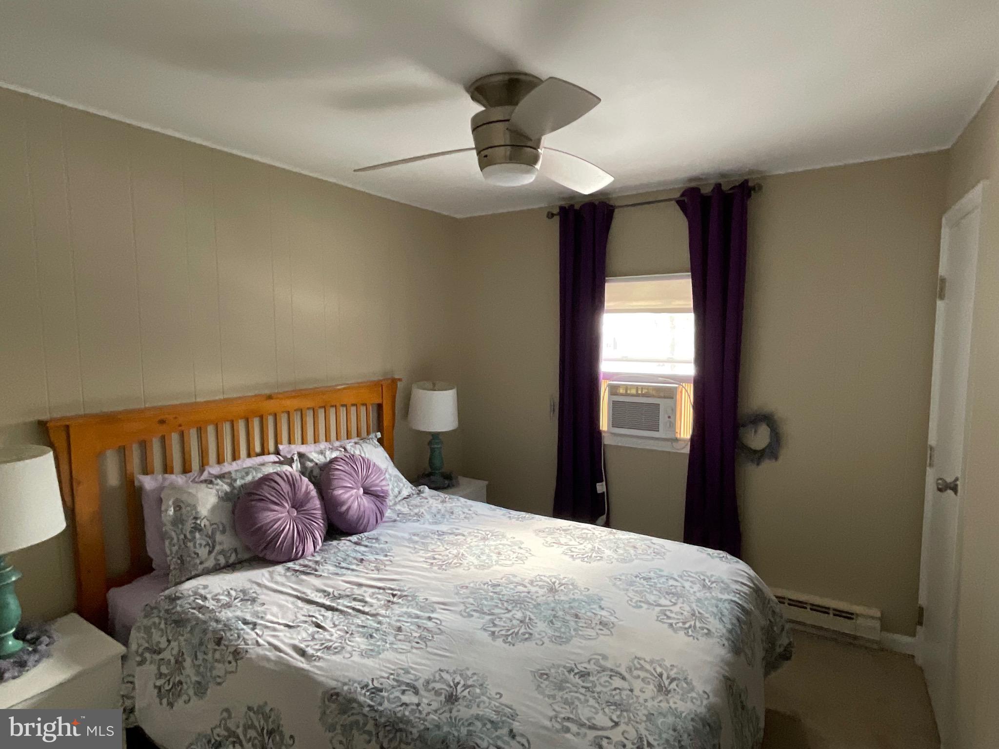 ARROWHEAD  LAKES - Residential