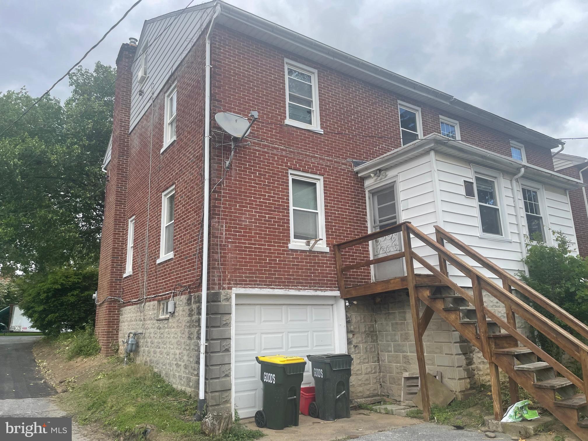 1017 FOUNTAIN AVENUE