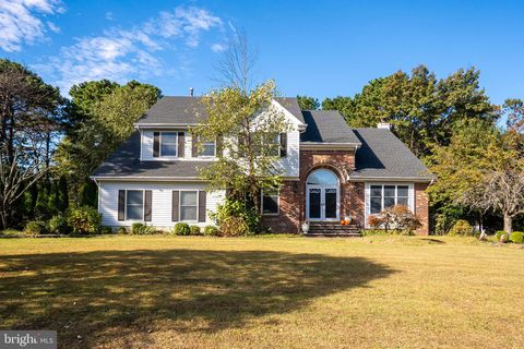 Homes For Sale - 11 Hampton Road<br/> MONROE TOWNSHIP, NJ 08831