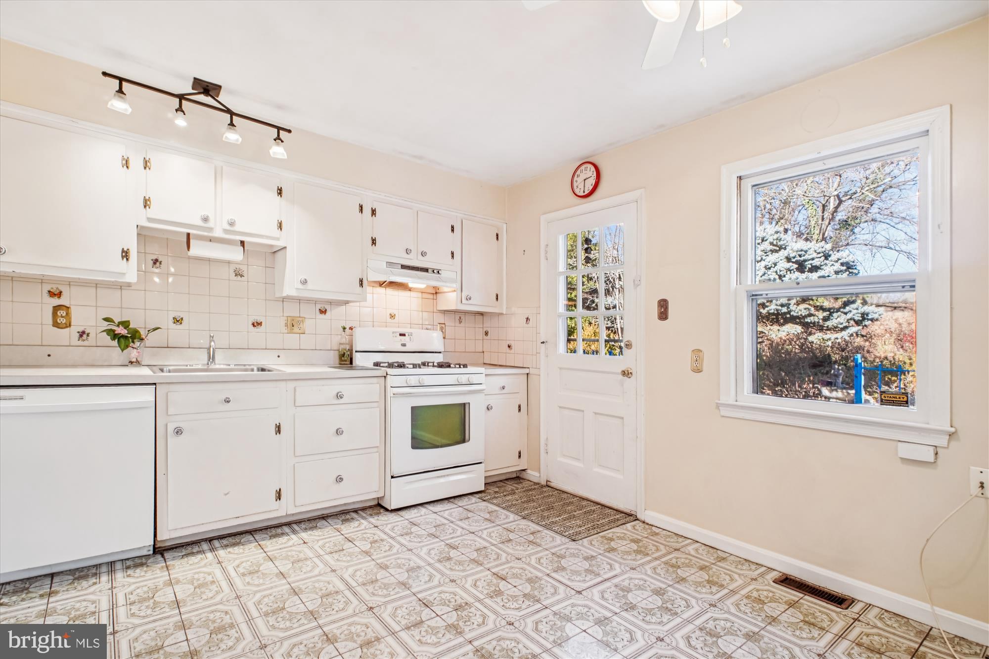 CHESTERBROOK WOODS - Residential