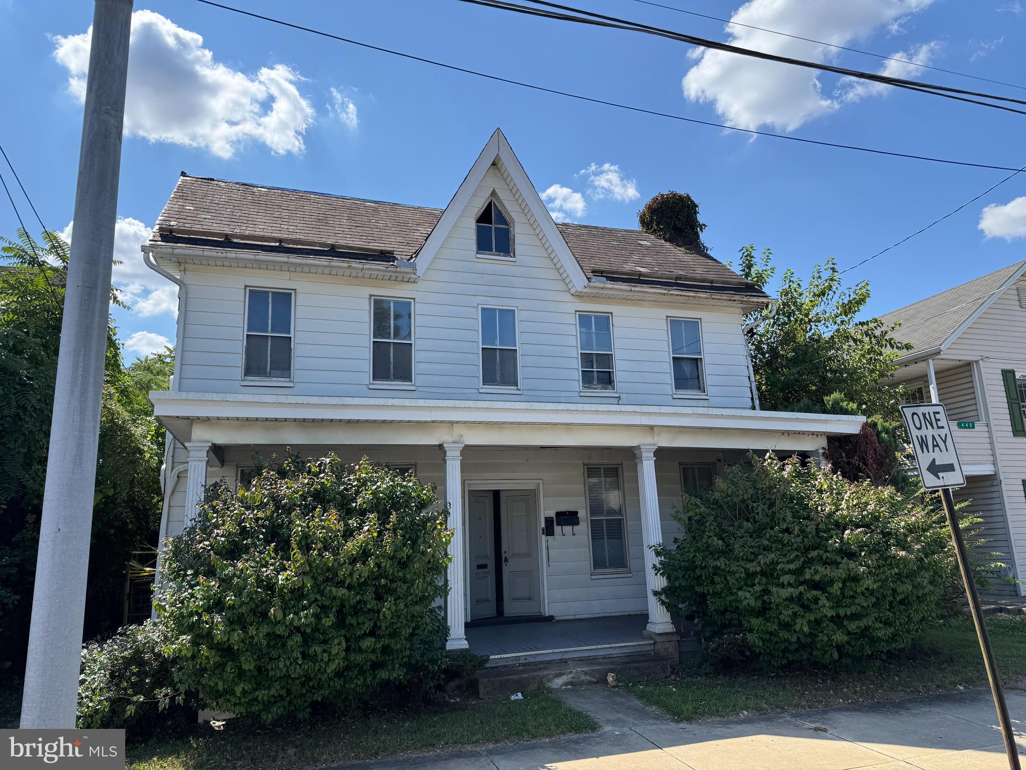 EXCELLENT INVESTMENT OPPORTUNITY IN CHAMBERSBURG, PA! Don’t miss this well-located up/down duplex with strong rental potential! The property includes a detached 2-car garage and plenty of off-street parking. The first-floor unit offers 2 bedrooms, 1 bathroom, an eat-in kitchen, spacious living room, and laundry room, while the second-floor unit features 3 bedrooms, 1 bathroom, kitchen, and dining room. Situated in an excellent location within walking distance to shopping, dining, recreation, and more, this property is a fantastic opportunity for investors or owner-occupants looking to generate rental income. This property will be offered at auction on Wednesday, October 15, 2025, at 3:00 PM. The List price in no way represents a minimum, starting, or acceptable bid.
