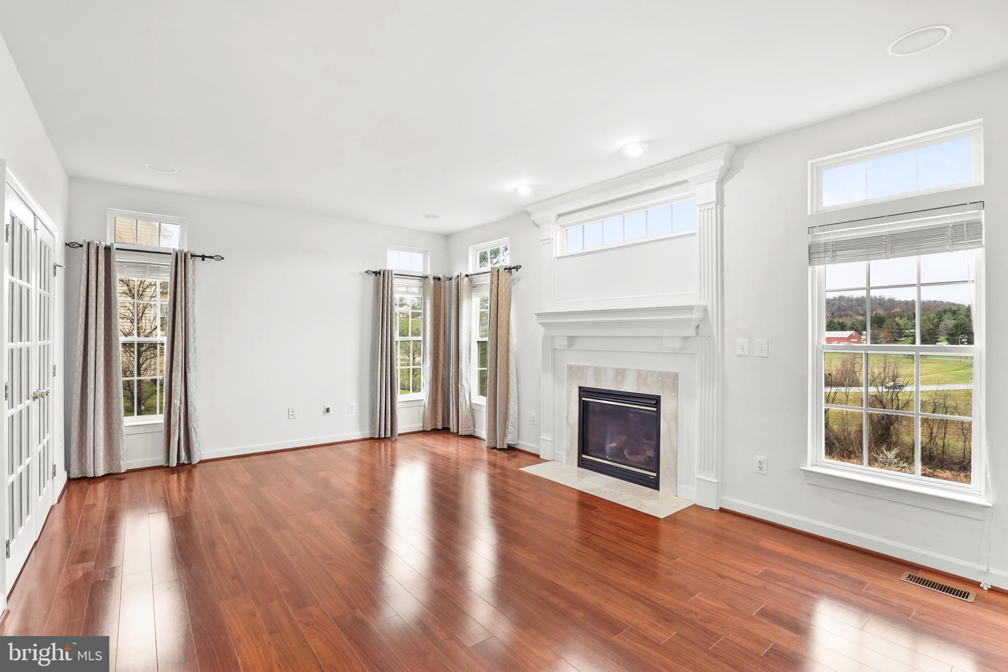 SUMMIT RIDGE - Residential