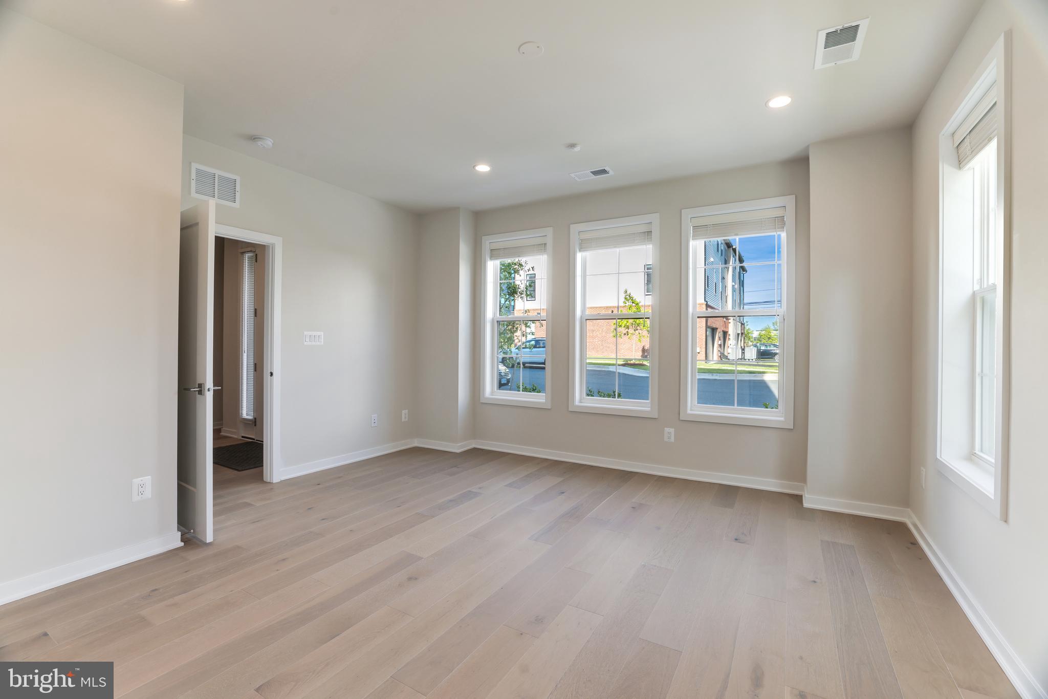 REGENCY AT BELMONT - Residential