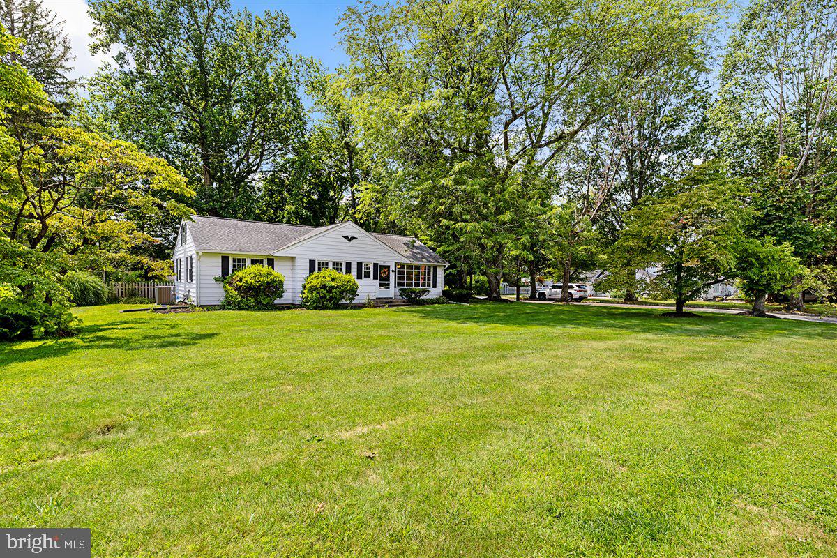 521 VILLAGE RD W