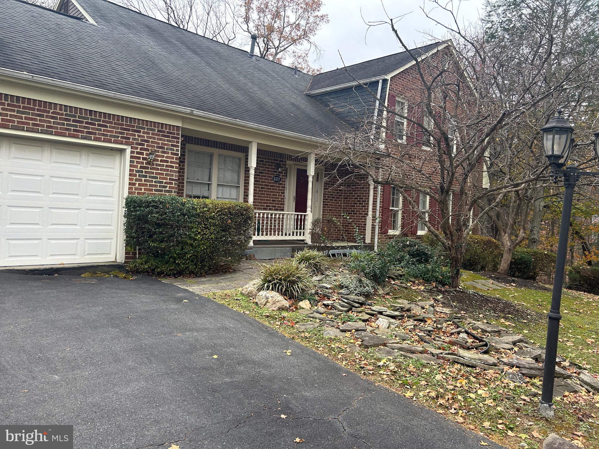 FAIRFAX STATION - Residential