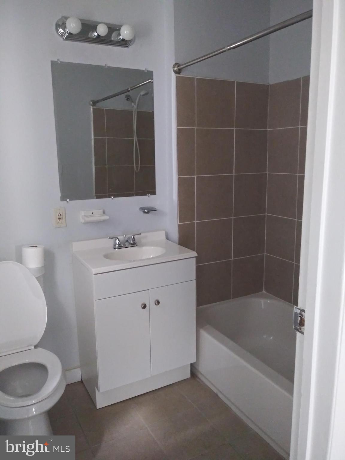 PHILADELPHIA (NORTHWEST) - Residential Lease