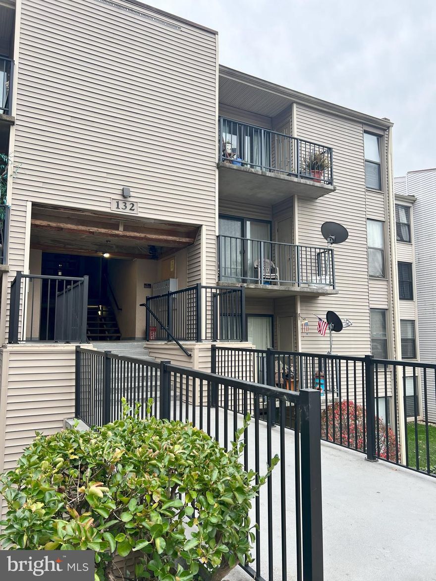 OPEN HOUSE: 12/16/23 from 2-4 pm!!!
Unit #202.  An ideal location for commuters! Situated minutes away from the 270 Technology Corridor and just a 10-minute drive from Downtown Crown Gaithersburg. Convenient public transit access with bus #59 only moments away, and the Shady Grove Metro Station reachable within 10 minutes. This recently renovated unit is ready for immediate move-in! Freshly updated with new flooring, a pristine paint job, modernized bathrooms, and brand-new kitchen appliances. The condo comprises 2 bedrooms, 2 full bathrooms, and a generously sized DEN. Enjoy a spacious living room and dining area. The kitchen boasts updated New Stainless Steel appliances, including a New gas range! The main bedroom offers ample closet space, as does the second bedroom. The versatile DEN can serve as a home office, gym, play area, storage, and more (the options are endless). Rent includes all utilities.