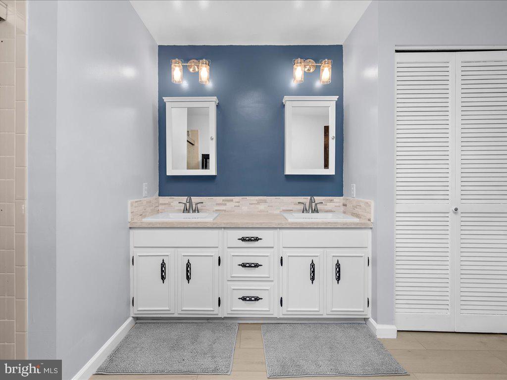 THE MEADOWS - Residential