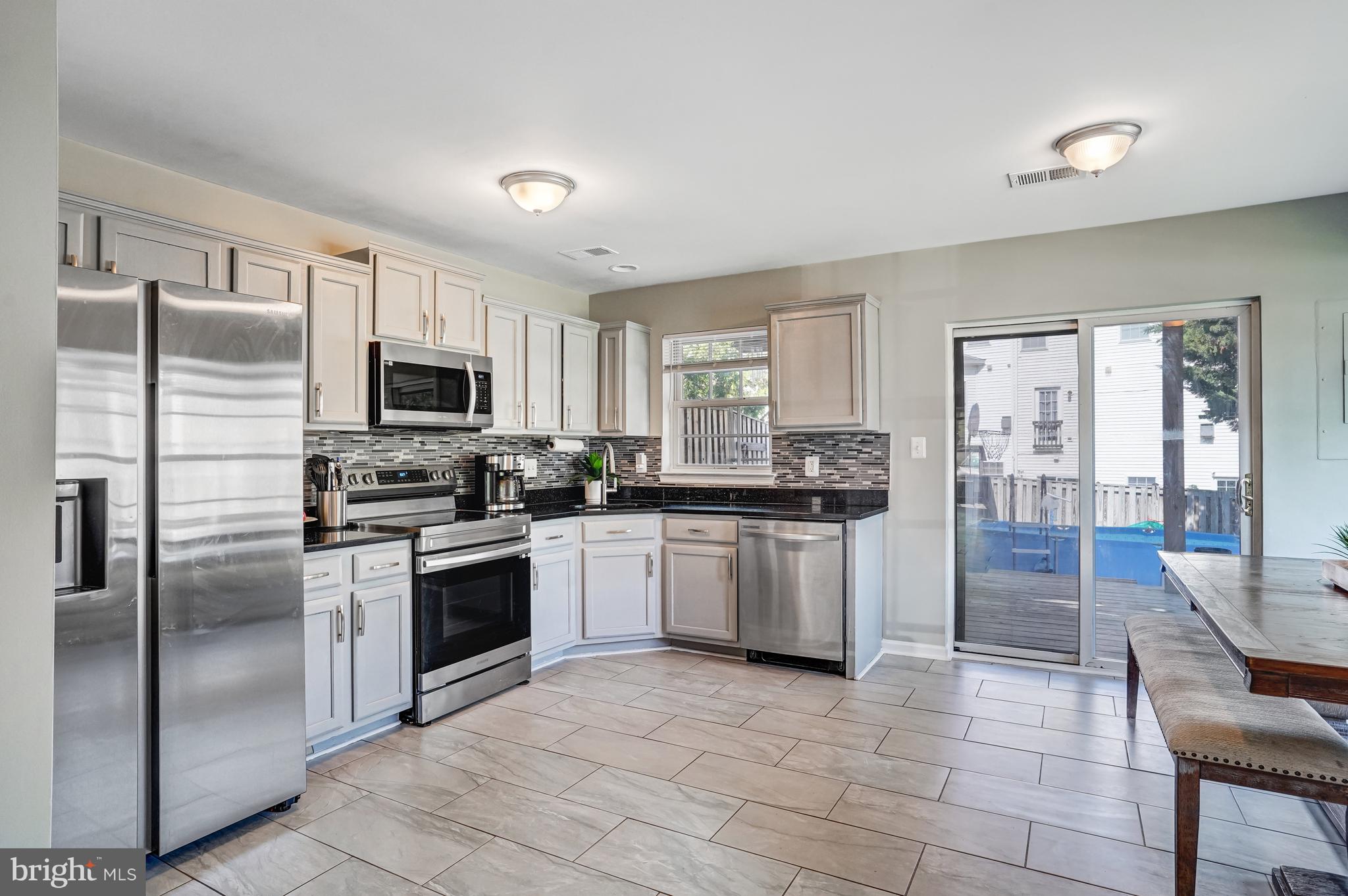 8850 BENCHMARK LANE