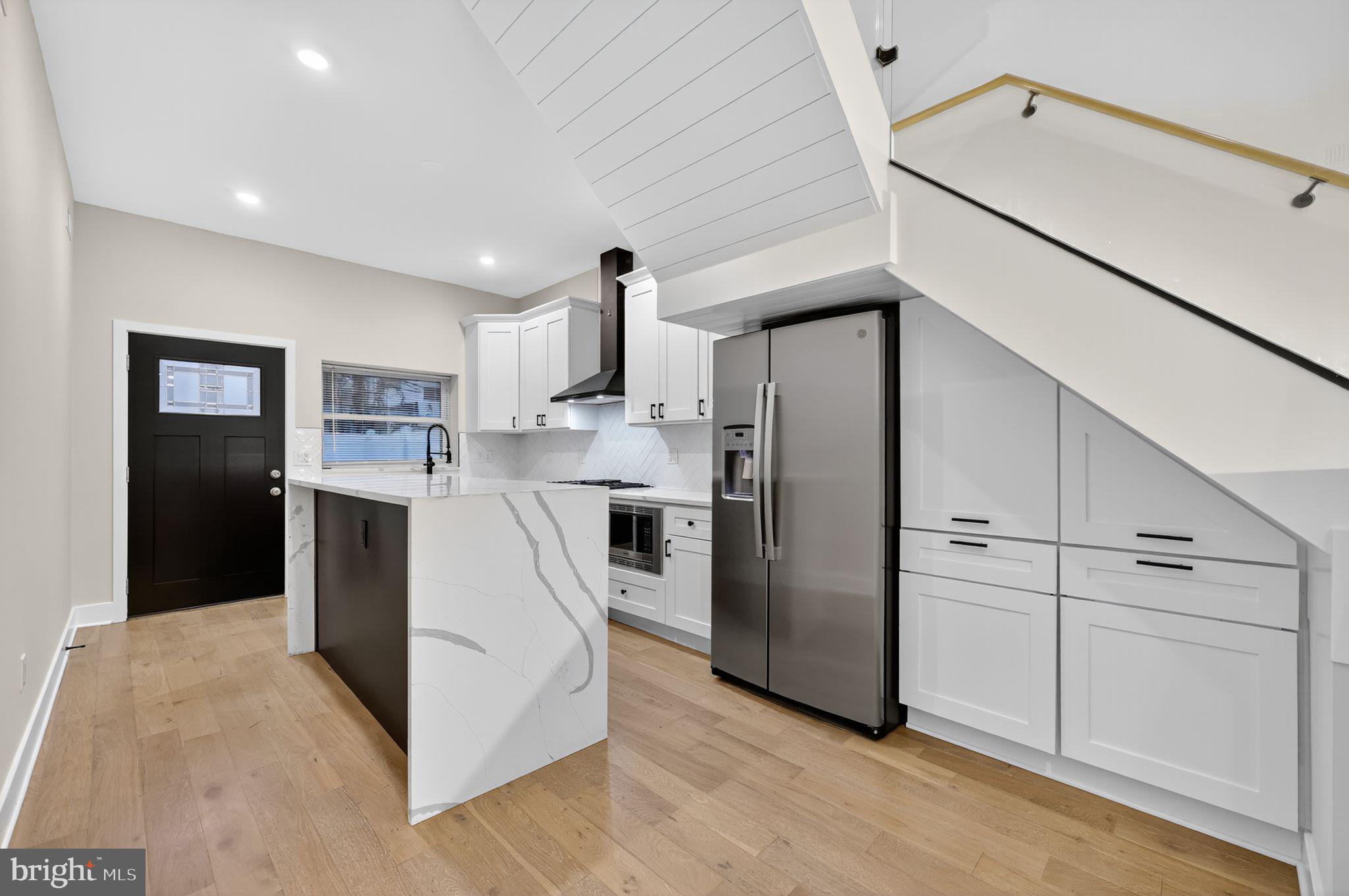 PORT RICHMOND - Residential