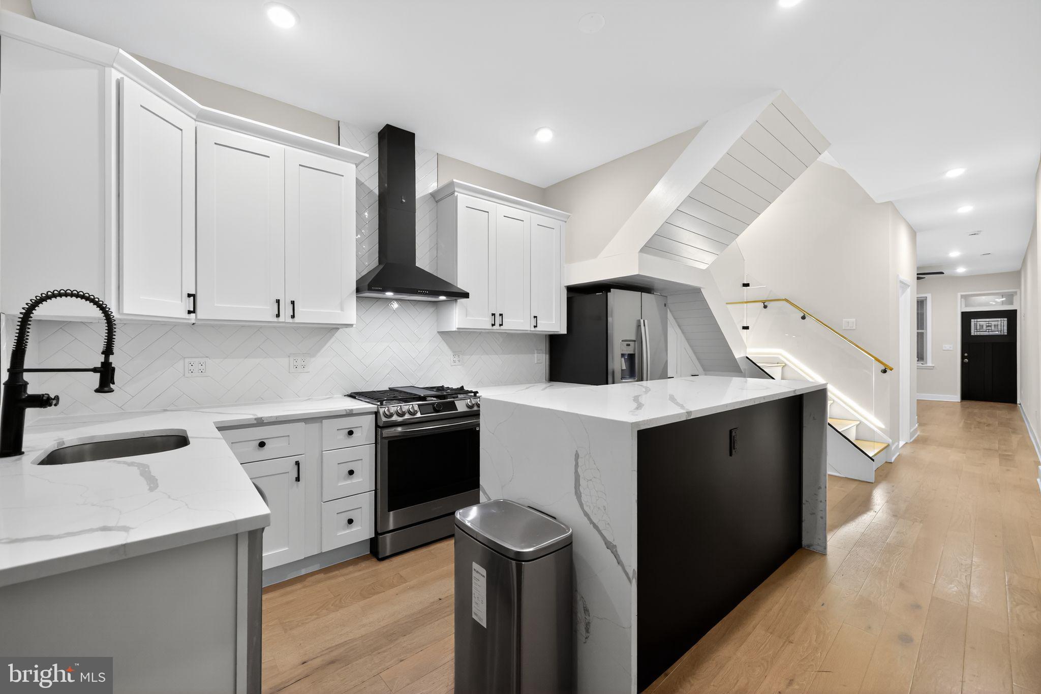 PORT RICHMOND - Residential