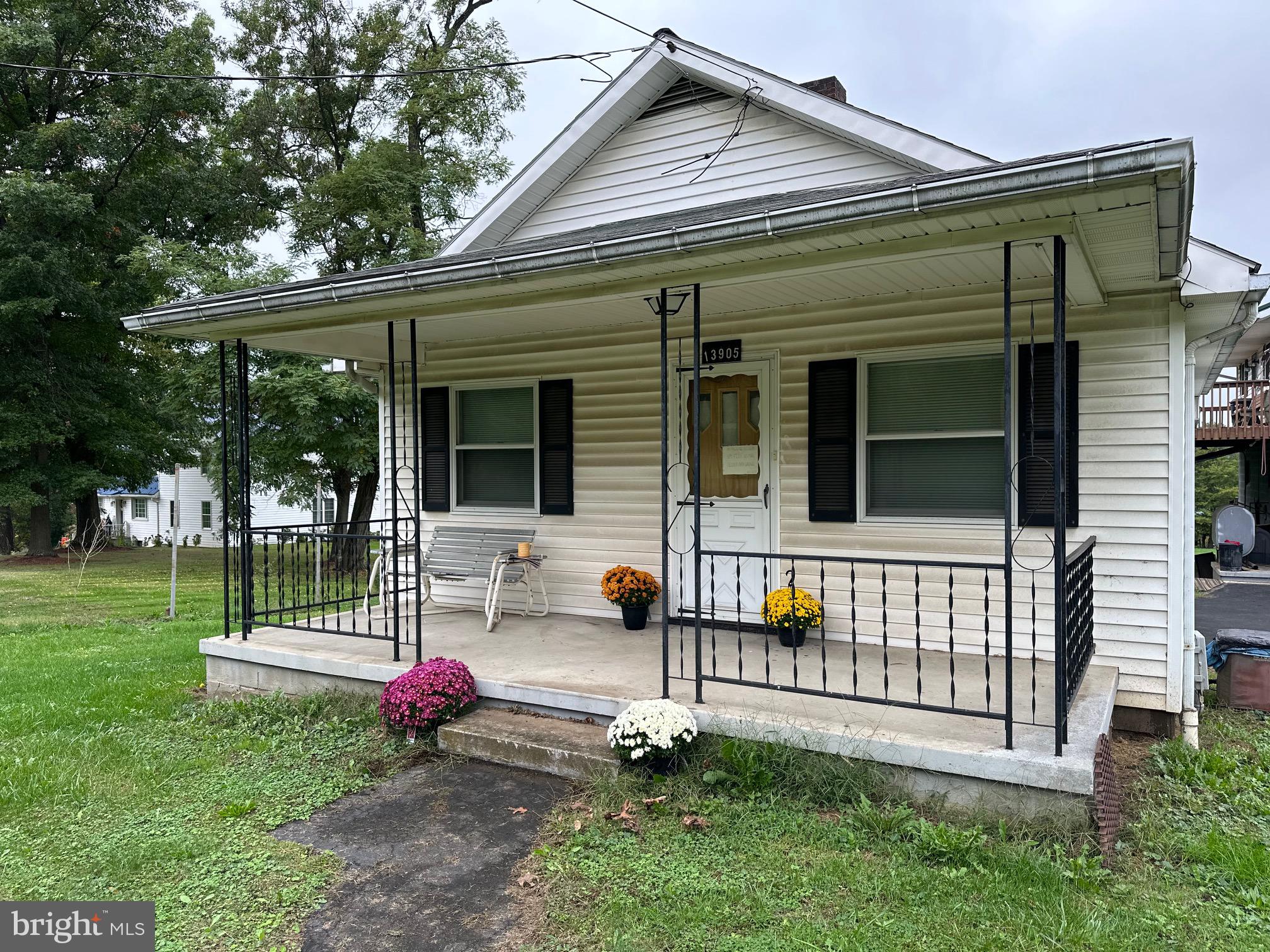 13905 UHL HIGHWAY SE