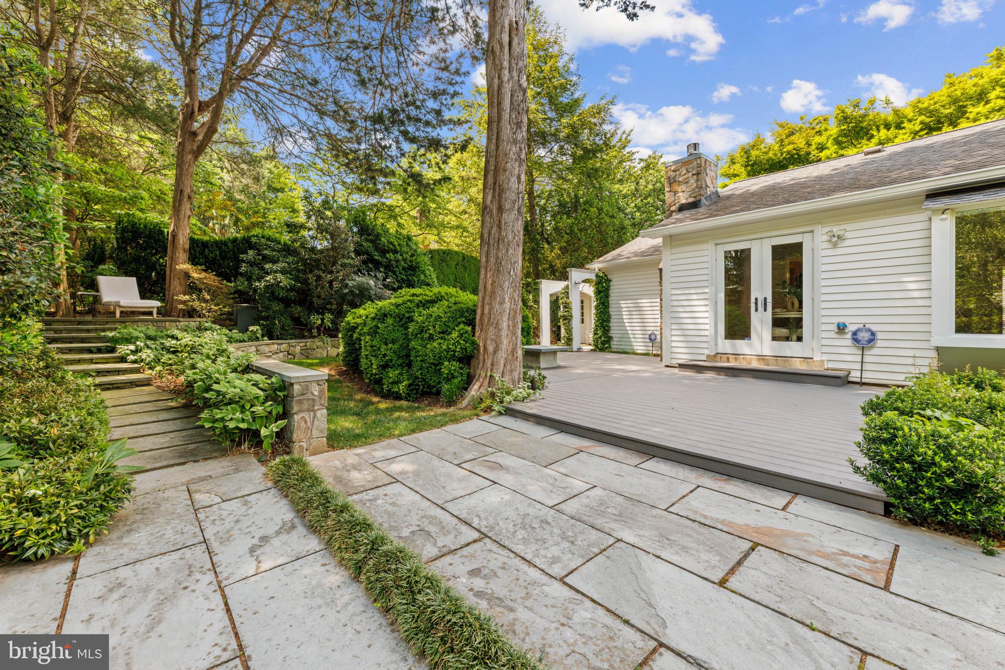 WILLOW WOODS - Residential