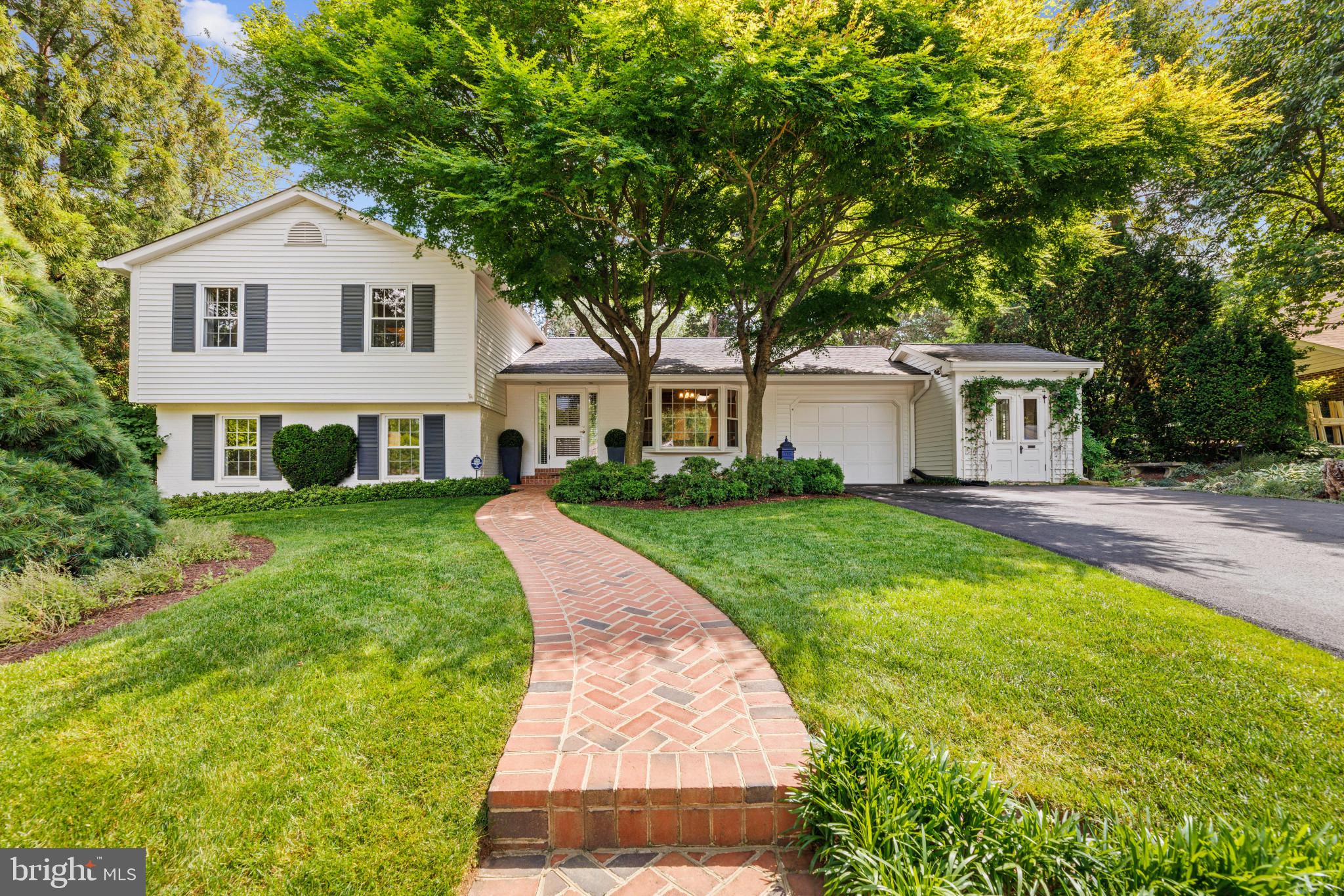 WILLOW WOODS - Residential