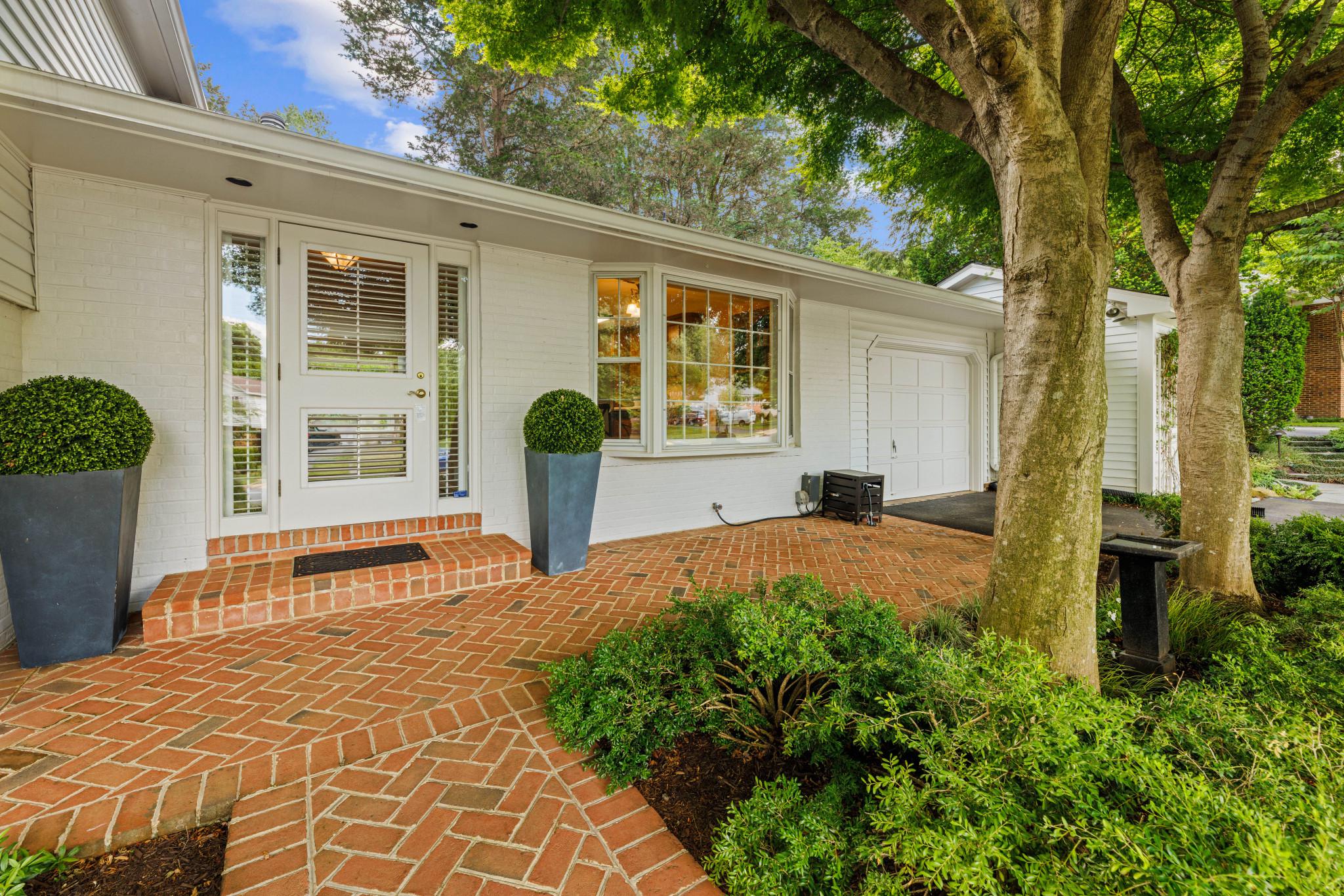 WILLOW WOODS - Residential