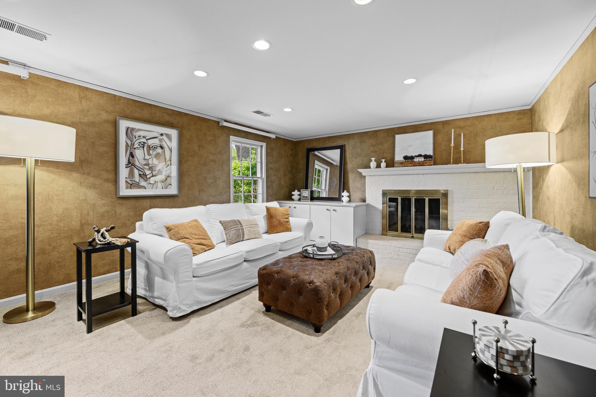 WILLOW WOODS - Residential