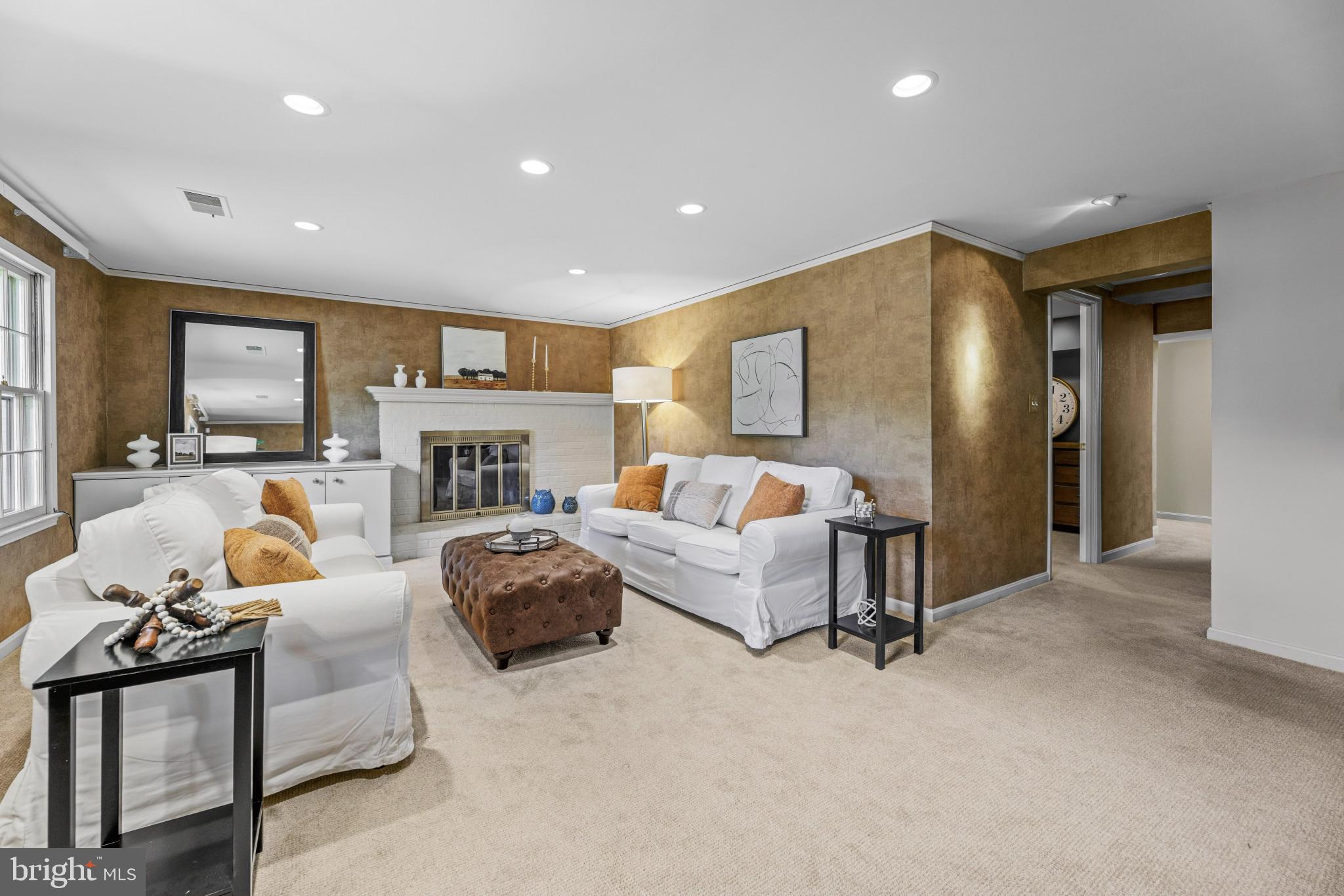 WILLOW WOODS - Residential