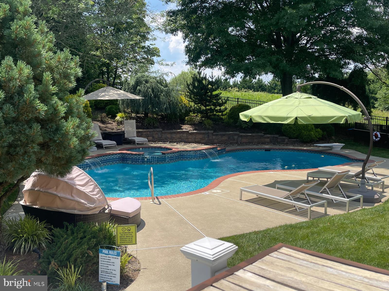 HAMPSHIRE GREENS - Residential